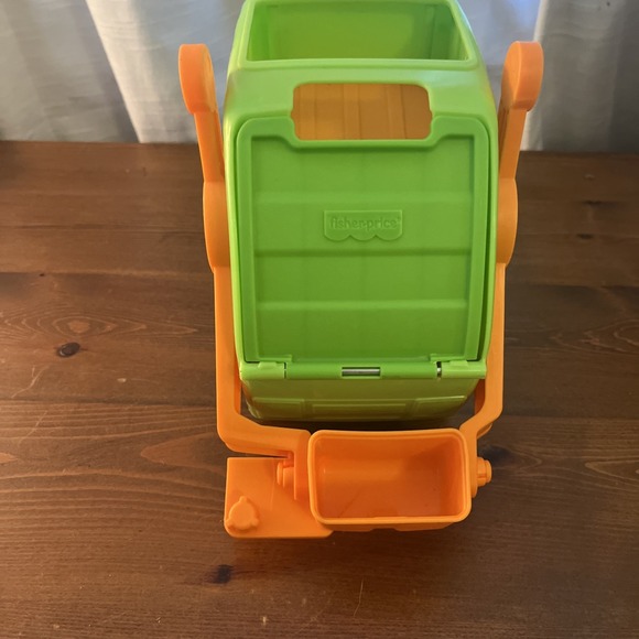 Fisher-Price Little People Recycling Garbage Truck Toy Musical Talking Toy Works - Picture 5 of 9